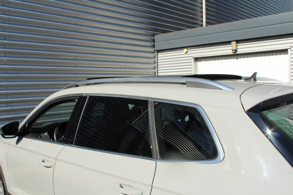 Škoda Karoq 1.0 TSI 116pk Ambition Business Panoramadak NL-Auto NAP Clima Cruise Navi 17"LMV Trekhaak 1200kg