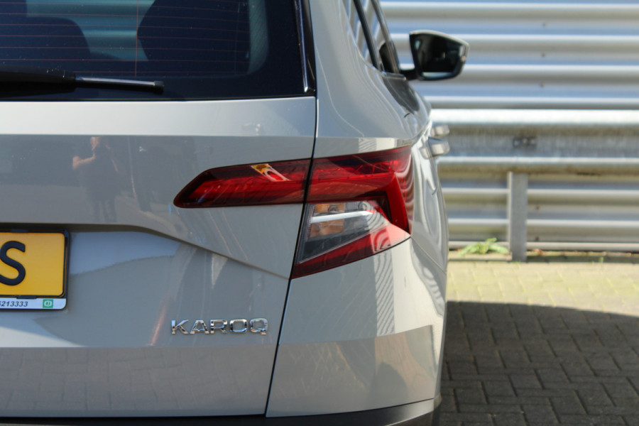 Škoda Karoq 1.0 TSI 116pk Ambition Business Panoramadak NL-Auto NAP Clima Cruise Navi 17"LMV Trekhaak 1200kg