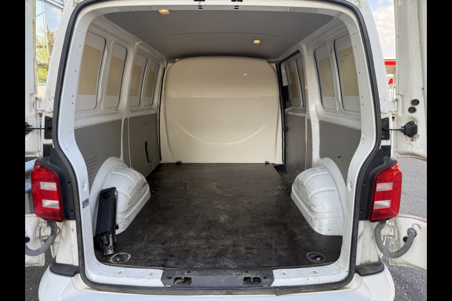 Volkswagen Transporter 2.0 TDI L1H1 Highline | NL-auto | 1e Eig | Adapt. cruisec. | LED | Navi | Carplay