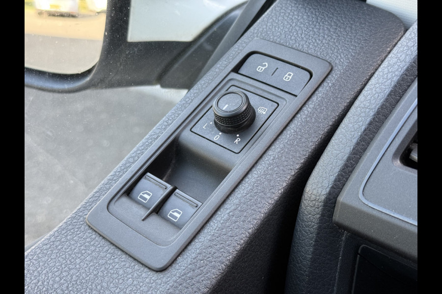 Volkswagen Transporter 2.0 TDI L1H1 Highline | NL-auto | 1e Eig | Adapt. cruisec. | LED | Navi | Carplay