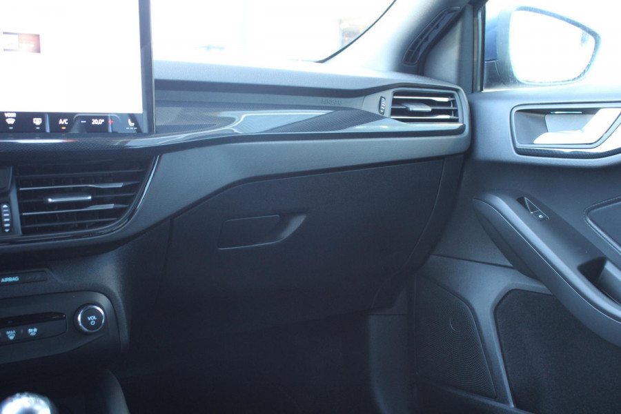 Ford FOCUS Wagon 1.0 EcoBoost Hybrid ST Line X 125pk | Winterpack | Driver Assistance pack | 18 inch Licht metaal | Incl 2.500,- Ford Voordeel