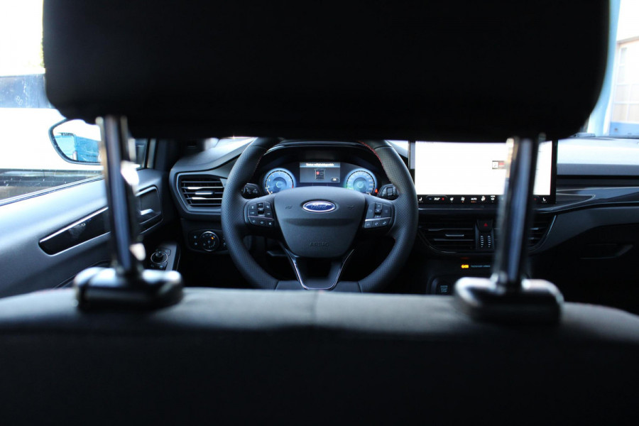 Ford FOCUS Wagon 1.0 EcoBoost Hybrid ST Line X 125pk | Winterpack | Driver Assistance pack | 18 inch Licht metaal | Incl 2.500,- Ford Voordeel