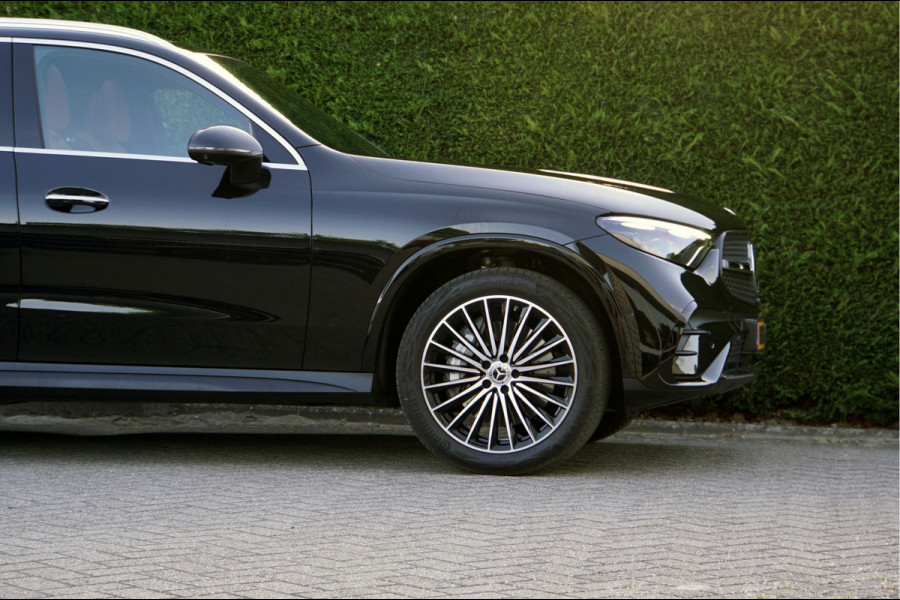 Mercedes-Benz GLC GLC 300 e 4M AMG Line Night | Luchtvering Achterasbesturing Distronic Pano HUD Nappaleder Trekhaak