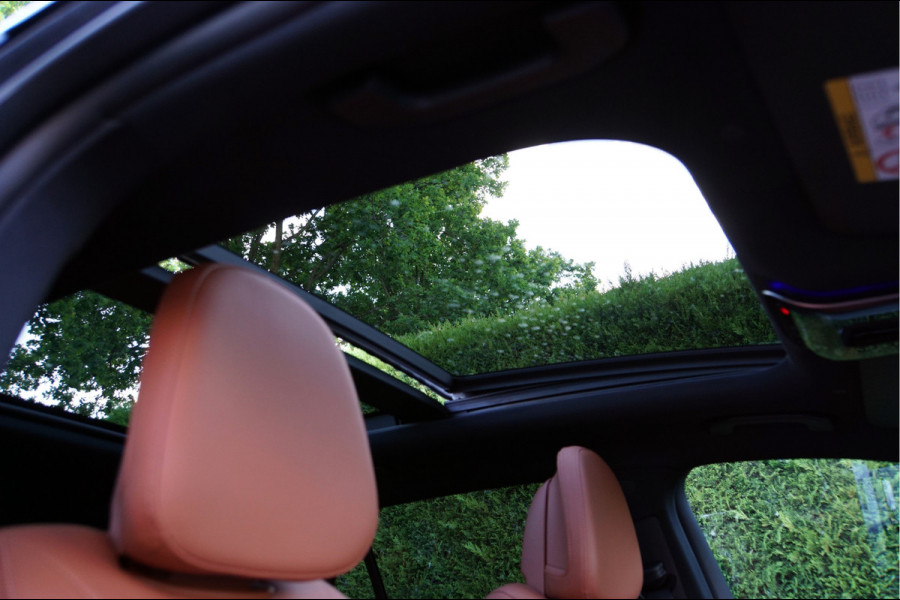 Mercedes-Benz GLC GLC 300 e 4M AMG Line Night | Luchtvering Achterasbesturing Distronic Pano HUD Nappaleder Trekhaak