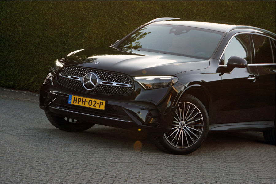 Mercedes-Benz GLC GLC 300 e 4M AMG Line Night | Luchtvering Achterasbesturing Distronic Pano HUD Nappaleder Trekhaak