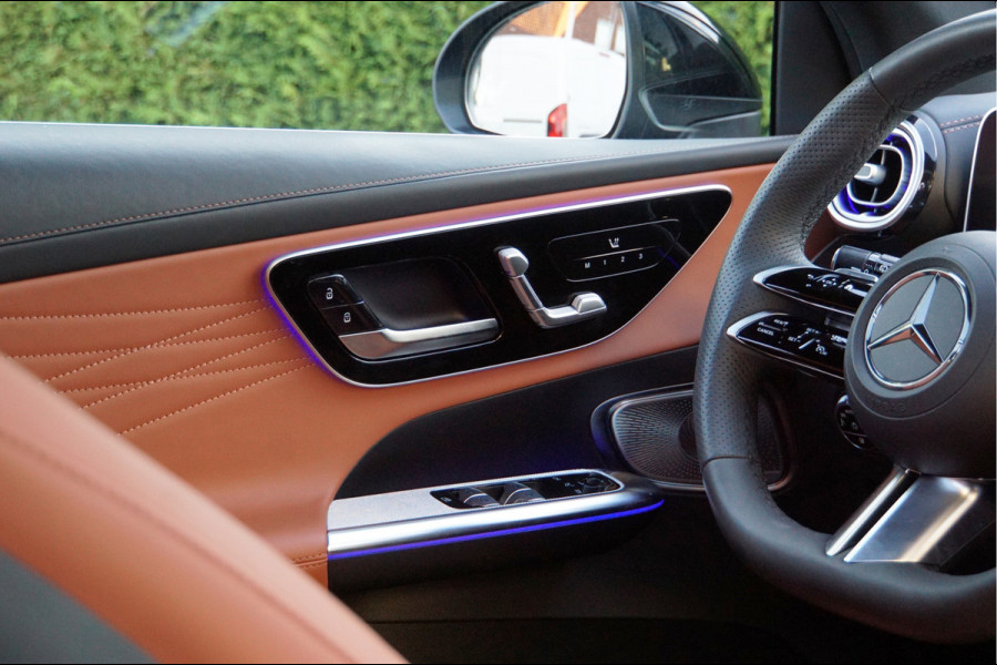 Mercedes-Benz GLC GLC 300 e 4M AMG Line Night | Luchtvering Achterasbesturing Distronic Pano HUD Nappaleder Trekhaak