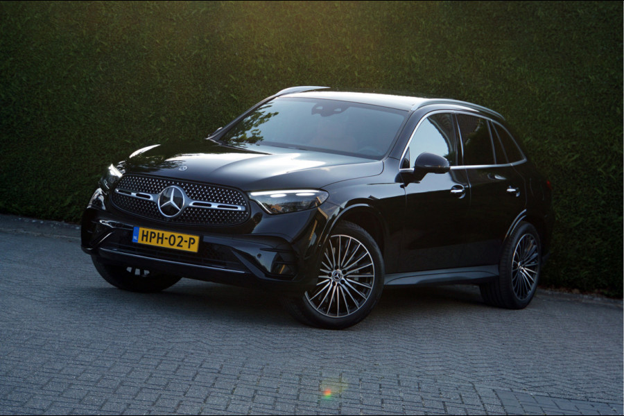 Mercedes-Benz GLC GLC 300 e 4M AMG Line Night | Luchtvering Achterasbesturing Distronic Pano HUD Nappaleder Trekhaak