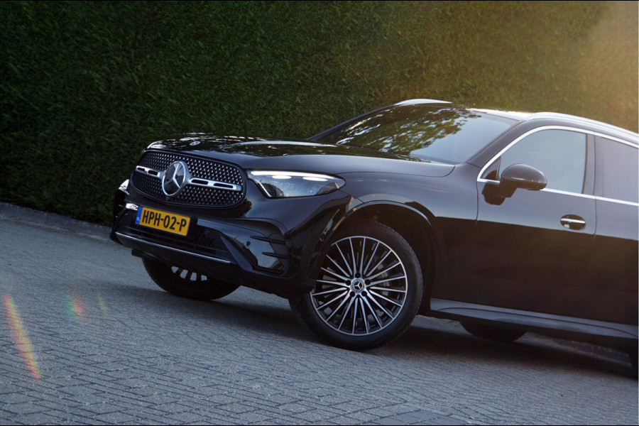 Mercedes-Benz GLC GLC 300 e 4M AMG Line Night | Luchtvering Achterasbesturing Distronic Pano HUD Nappaleder Trekhaak