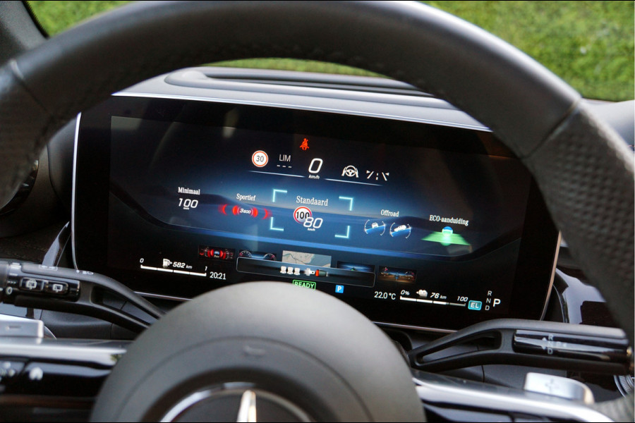 Mercedes-Benz GLC GLC 300 e 4M AMG Line Night | Luchtvering Achterasbesturing Distronic Pano HUD Nappaleder Trekhaak