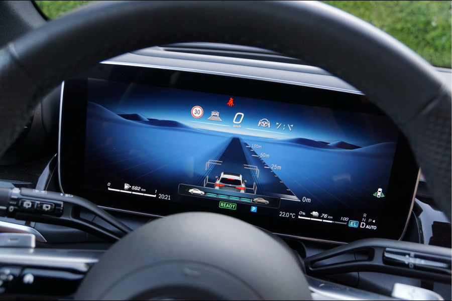 Mercedes-Benz GLC GLC 300 e 4M AMG Line Night | Luchtvering Achterasbesturing Distronic Pano HUD Nappaleder Trekhaak