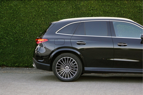 Mercedes-Benz GLC GLC 300 e 4M AMG Line Night | Luchtvering Achterasbesturing Distronic Pano HUD Nappaleder Trekhaak
