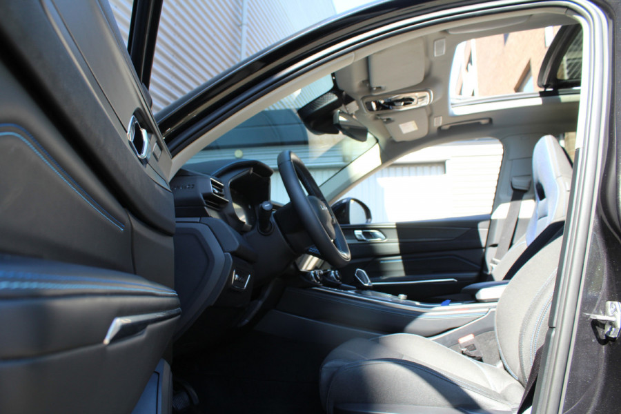 Lynk & Co 01 1.5 PHEV 262pk Automaat NL-Auto NAP BTW Clima Cruise Navi 360 Camera Panoramadak 20"LMV El. Klep