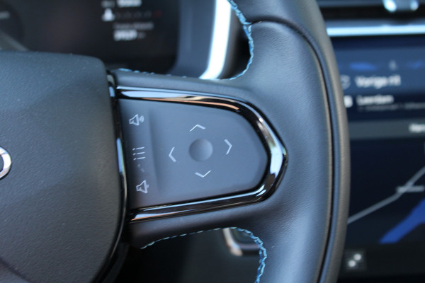 Lynk & Co 01 1.5 PHEV 262pk Automaat NL-Auto NAP BTW Clima Cruise Navi 360 Camera Panoramadak 20"LMV El. Klep