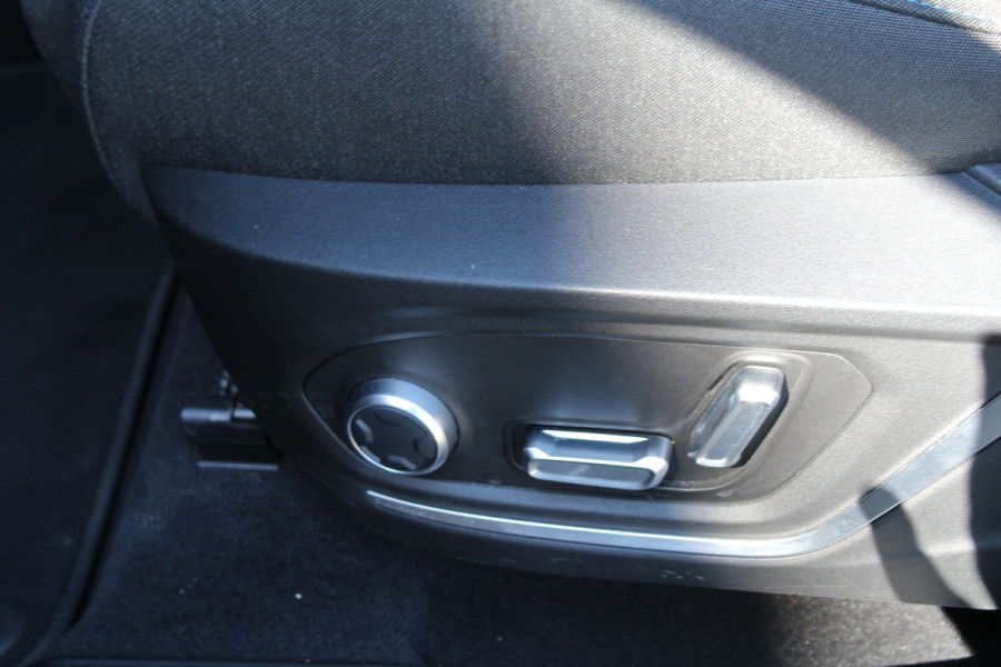 Lynk & Co 01 1.5 PHEV 262pk Automaat NL-Auto NAP BTW Clima Cruise Navi 360 Camera Panoramadak 20"LMV El. Klep