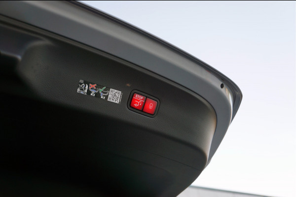 Mercedes-Benz GLC Coupé GLC 300 e 4MATIC AMG Line | Memory Digital Trekhaak Keyless