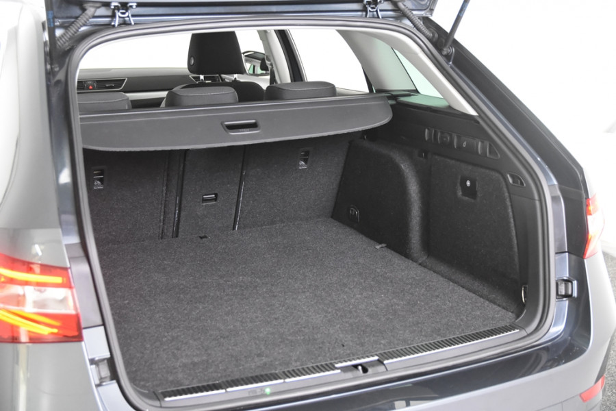 Škoda Superb Combi 1.4 TSI iV Combi Hybrid *1ste Eigenaar*Panoramadak*Memory Seats*