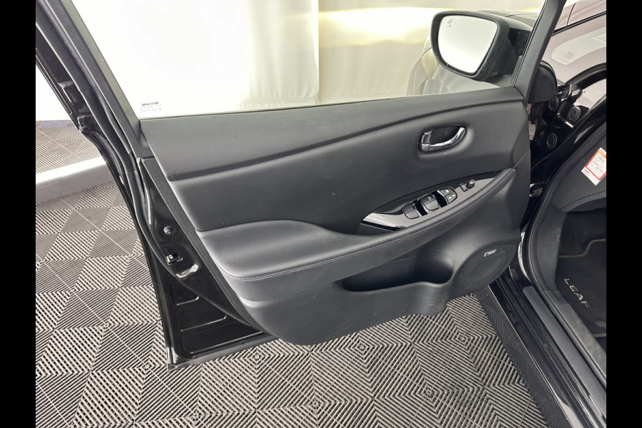 Nissan Leaf Tekna 40 kWh Aut.*1/2-LEATHER | FULL-LED | BOSE-SURROUND | ADAPTIVE-CRUISE | SURROUND-VIEW | KEYLESS | NAVI-FULLMAP | BLIS | DAB+ | ECC | PDC | COMFORT-SEATS | 17"ALU*