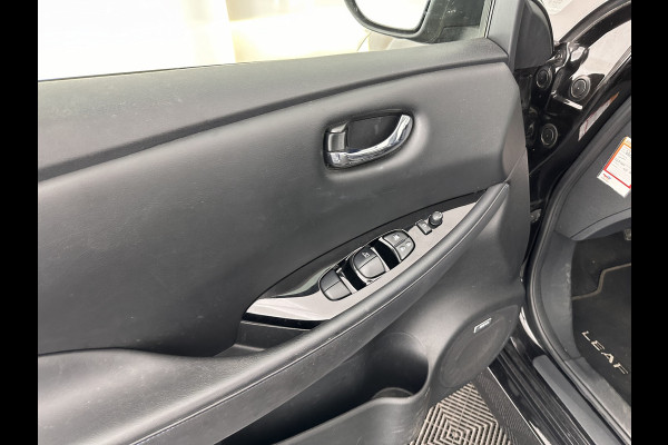 Nissan Leaf Tekna 40 kWh Aut.*1/2-LEATHER | FULL-LED | BOSE-SURROUND | ADAPTIVE-CRUISE | SURROUND-VIEW | KEYLESS | NAVI-FULLMAP | BLIS | DAB+ | ECC | PDC | COMFORT-SEATS | 17"ALU*