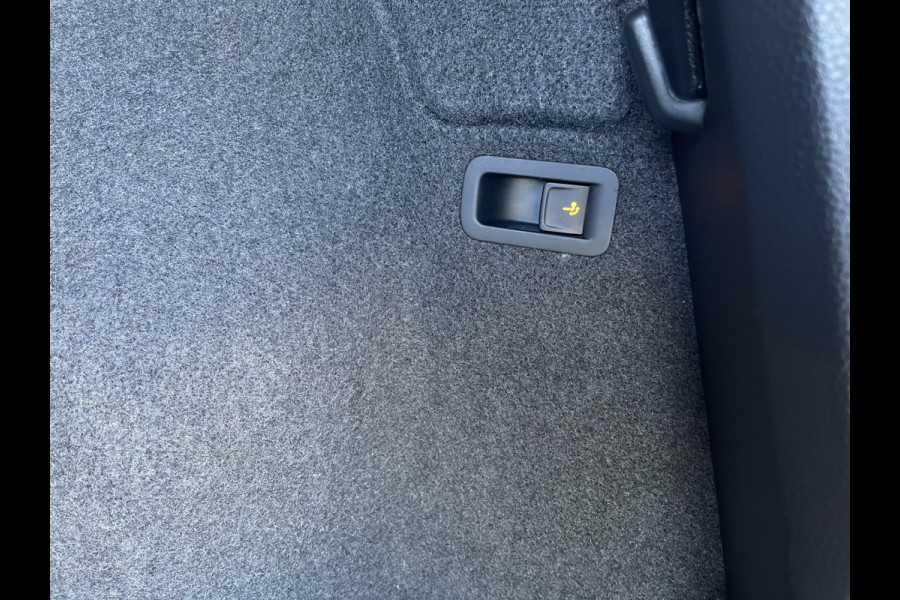 Seat Ateca 1.5 TSI Xperience Business Intense Elek. Trekhaak | | Alcantara | LED | Carplay | Navi | Camera | PDC