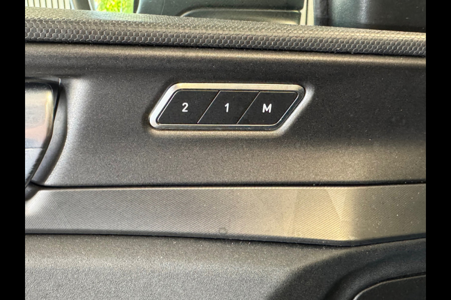 Lynk & Co 01 1.5 AUT. PLUG-IN HYBRIDE PANORAMADAK AIRCO CAMERA CRUISE PDC STOELVERWARMING APPLE CARPLAY