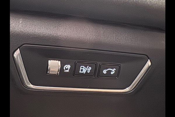 Lynk & Co 01 1.5 AUT. PLUG-IN HYBRIDE PANORAMADAK AIRCO CAMERA CRUISE PDC STOELVERWARMING APPLE CARPLAY