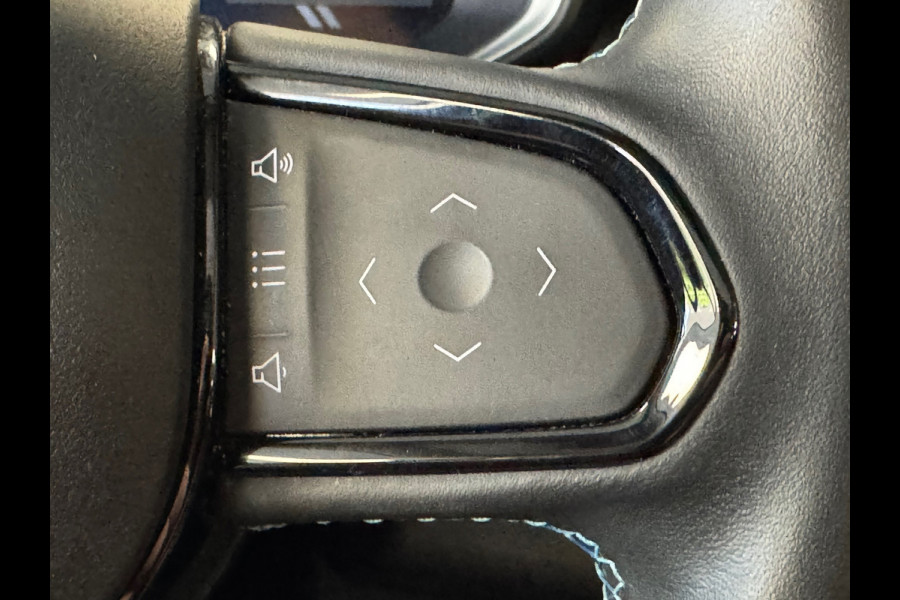 Lynk & Co 01 1.5 AUT. PLUG-IN HYBRIDE PANORAMADAK AIRCO CAMERA CRUISE PDC STOELVERWARMING APPLE CARPLAY