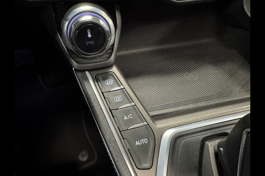 Lynk & Co 01 1.5 AUT. PLUG-IN HYBRIDE PANORAMADAK AIRCO CAMERA CRUISE PDC STOELVERWARMING APPLE CARPLAY