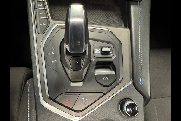 Lynk & Co 01 1.5 AUT. PLUG-IN HYBRIDE PANORAMADAK AIRCO CAMERA CRUISE PDC STOELVERWARMING APPLE CARPLAY