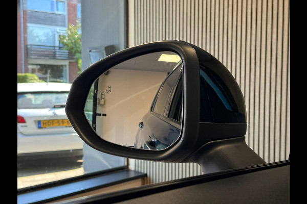 Lynk & Co 01 1.5 AUT. PLUG-IN HYBRIDE PANORAMADAK AIRCO CAMERA CRUISE PDC STOELVERWARMING APPLE CARPLAY