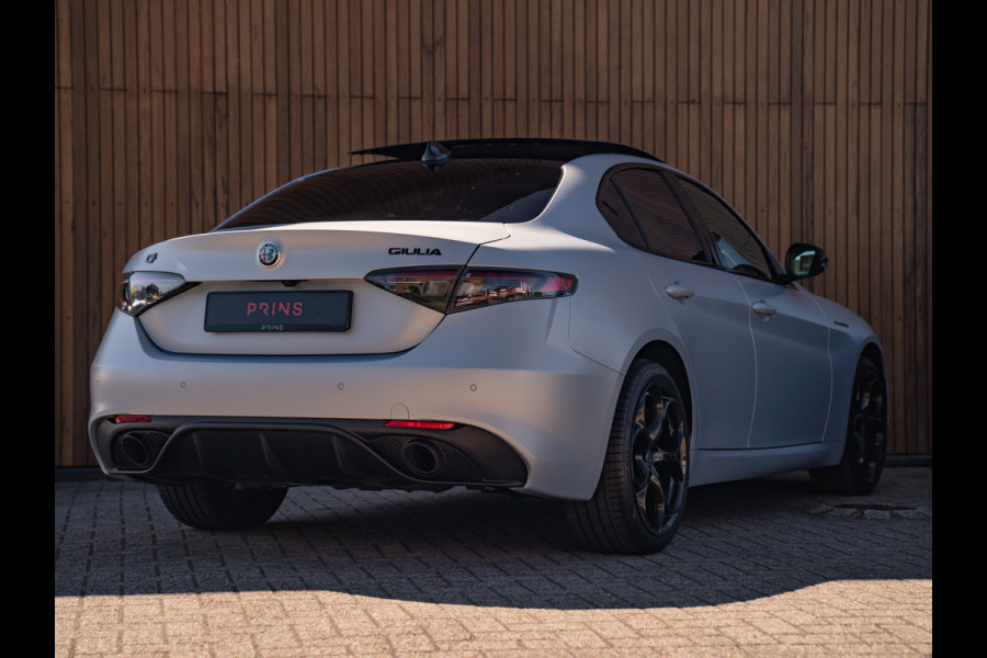 Alfa Romeo Giulia 2.0T 280pk Q4 Competizione | MY24 | Pano-dak | Harman/Kardon