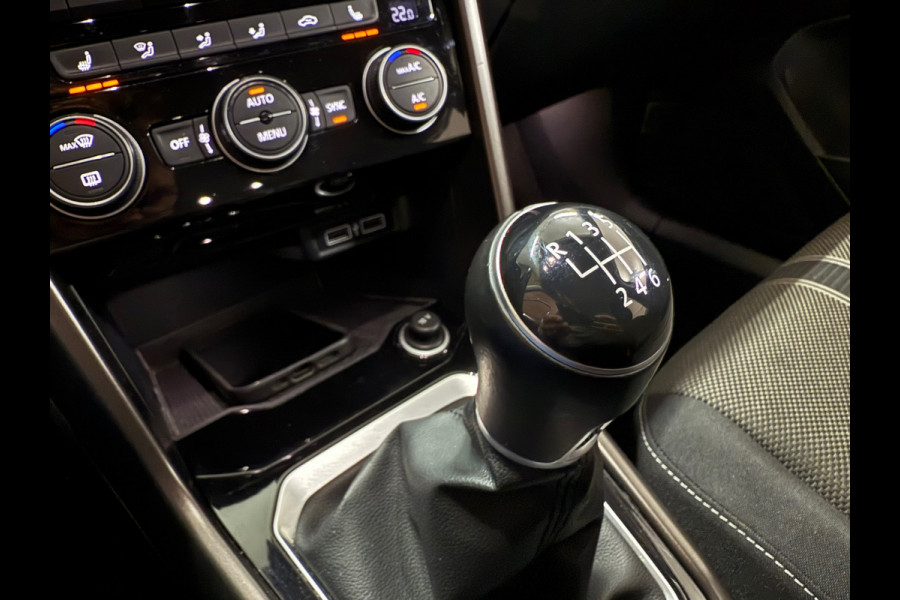 Volkswagen T-Roc 1.0 TSI Style | Virtual Cockpit | LED | Carplay