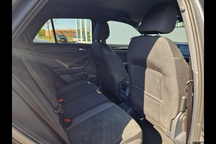 Volkswagen T-Roc 1.5 TSI R-Line /ACC /IQ Light /Cam/Massage/Winterpakket
