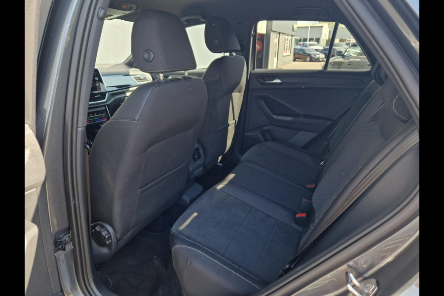 Volkswagen T-Roc 1.5 TSI R-Line /ACC /IQ Light /Cam/Massage/Winterpakket