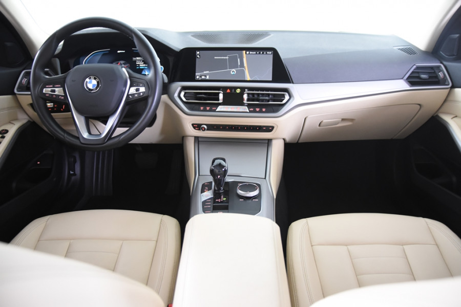 BMW 3-serie 330e Business Edition Plus *1ste Eigenaar*Navigatie*Parkassist*