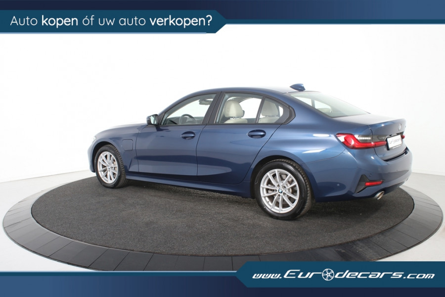 BMW 3-serie 330e Business Edition Plus *1ste Eigenaar*Navigatie*Parkassist*