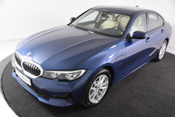 BMW 3-serie 330e Business Edition Plus *1ste Eigenaar*Navigatie*Parkassist*
