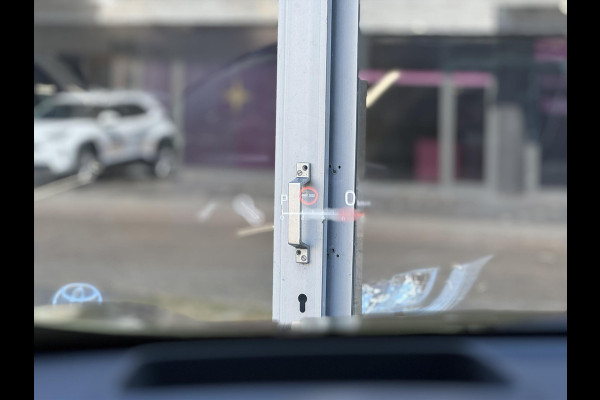 Toyota Yaris Cross 1.5 Hybrid Dynamic Plus | Head up display, Elektrische achterklep, Smart connect, Stoel + Stuurverwarming, Keyless