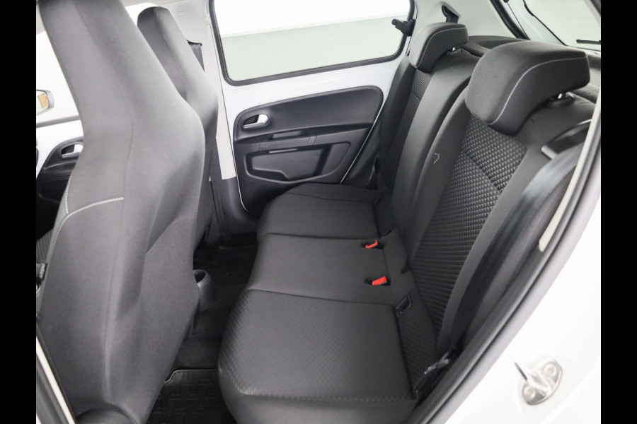 Volkswagen e-Up! e-up! Style Active 83 pk | Navigatie via App | Autom. airco | Cruise control | Achteruitrijcamera | Stoelverwarming |