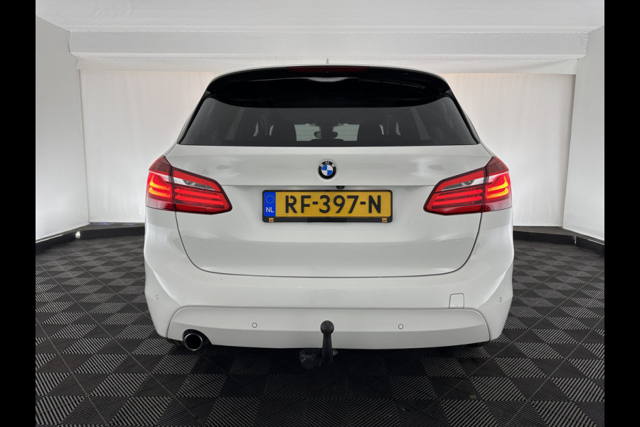 BMW 2 Serie Active Tourer 218i Corporate Lease Executive Aut. *NAVI-FULLMAP | FULL-LED | SPORT-SEATS | CAMERA | ECC | PDC | CRUISE | 18''ALU*