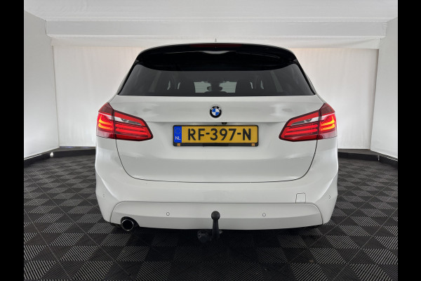 BMW 2 Serie Active Tourer 218i Corporate Lease Executive Aut. *NAVI-FULLMAP | FULL-LED | SPORT-SEATS | CAMERA | ECC | PDC | CRUISE | 18''ALU*