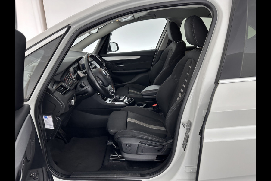 BMW 2 Serie Active Tourer 218i Corporate Lease Executive Aut. *NAVI-FULLMAP | FULL-LED | SPORT-SEATS | CAMERA | ECC | PDC | CRUISE | 18''ALU*