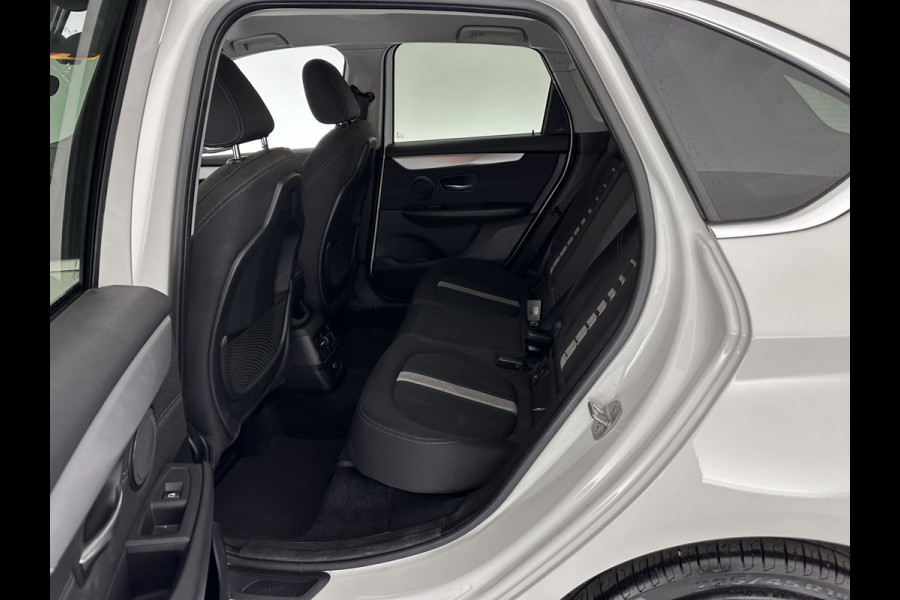 BMW 2 Serie Active Tourer 218i Corporate Lease Executive Aut. *NAVI-FULLMAP | FULL-LED | SPORT-SEATS | CAMERA | ECC | PDC | CRUISE | 18''ALU*