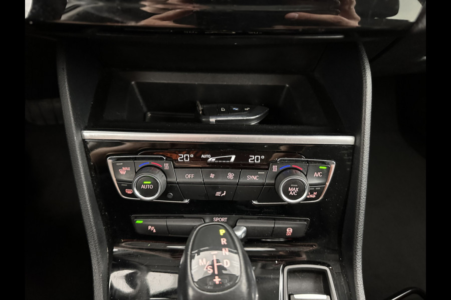 BMW 2 Serie Active Tourer 218i Corporate Lease Executive Aut. *NAVI-FULLMAP | FULL-LED | SPORT-SEATS | CAMERA | ECC | PDC | CRUISE | 18''ALU*