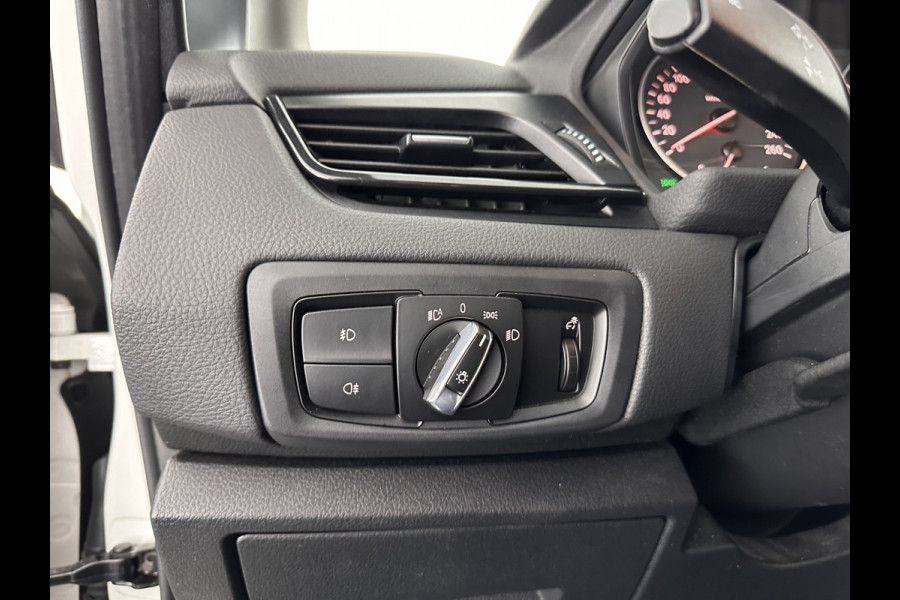 BMW 2 Serie Active Tourer 218i Corporate Lease Executive Aut. *NAVI-FULLMAP | FULL-LED | SPORT-SEATS | CAMERA | ECC | PDC | CRUISE | 18''ALU*