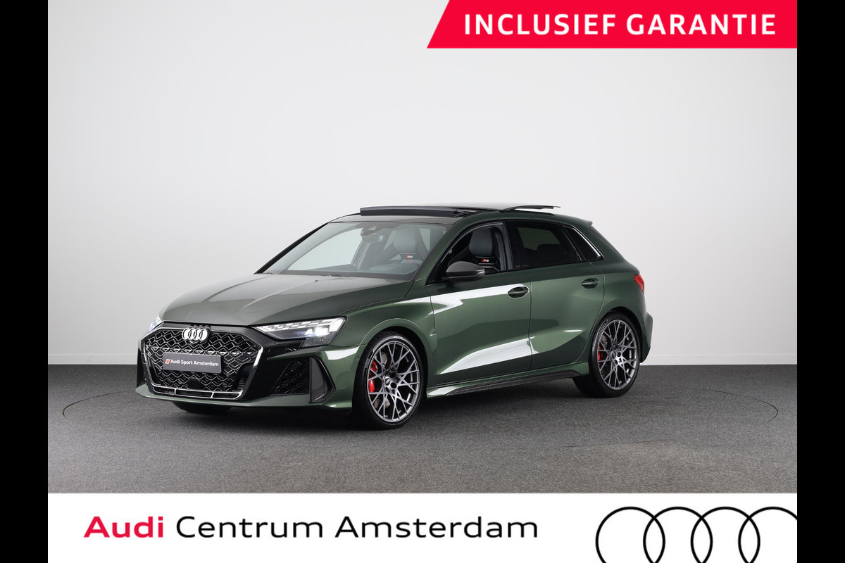Audi RS 3 SPORTBACK 2.5 TFSI quattro 400pk Panoramadak | Schaal stoelen | Head Up Display | Sonsos audio Audi RS 3 SPORTBACK 2.5 TFSI quattro 400pk Panoramadak | Schaal stoelen | Head Up Display | Sonsos audio