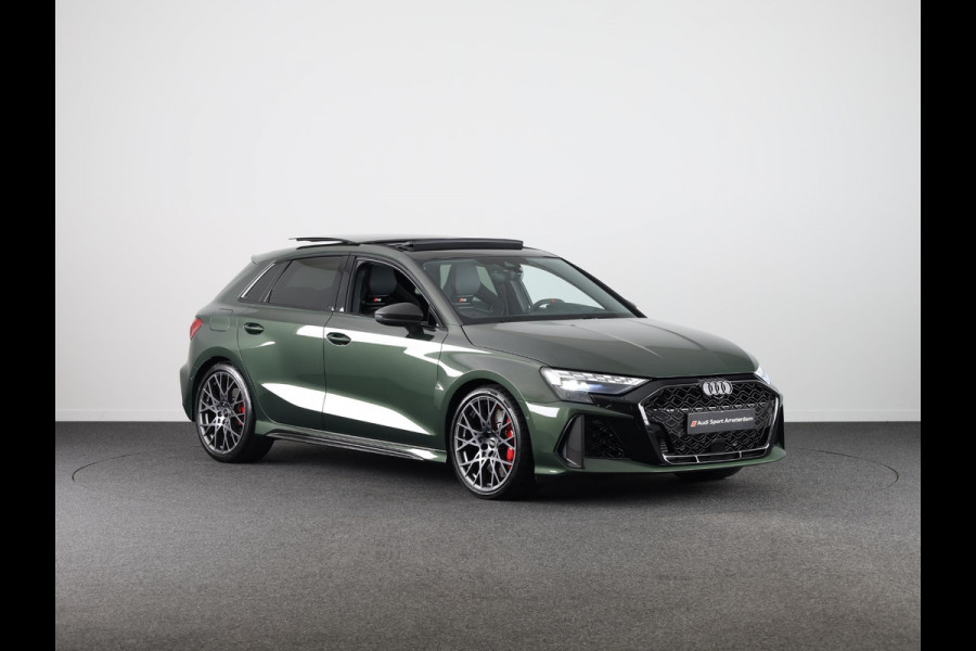 Audi RS 3 SPORTBACK 2.5 TFSI quattro 400pk Panoramadak | Schaal stoelen | Head Up Display | Sonsos audio