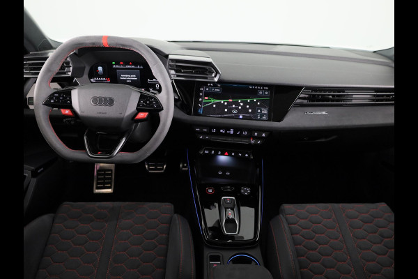 Audi RS 3 SPORTBACK 2.5 TFSI quattro 400pk Panoramadak | Schaal stoelen | Head Up Display | Sonsos audio