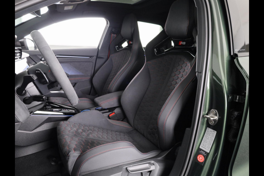Audi RS 3 SPORTBACK 2.5 TFSI quattro 400pk Panoramadak | Schaal stoelen | Head Up Display | Sonsos audio