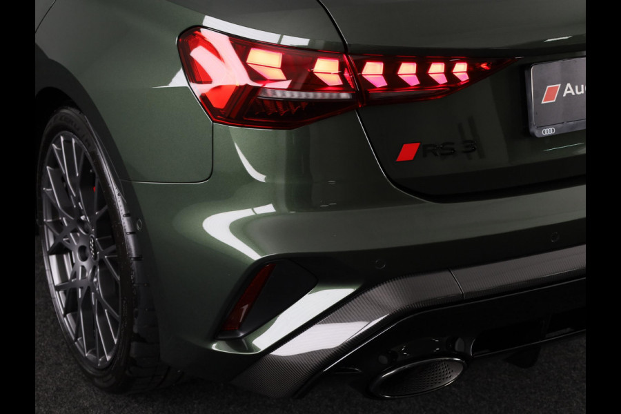Audi RS 3 SPORTBACK 2.5 TFSI quattro 400pk Panoramadak | Schaal stoelen | Head Up Display | Sonsos audio