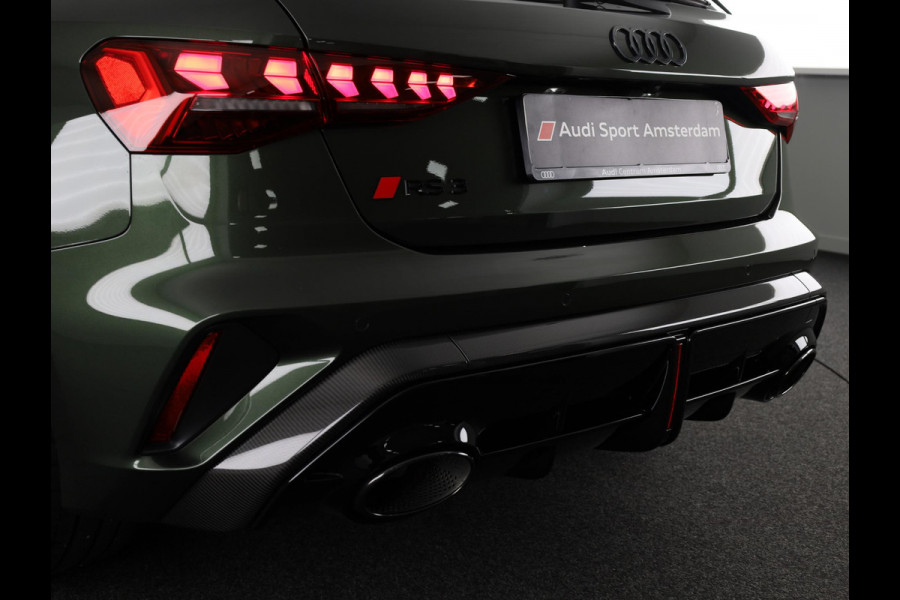 Audi RS 3 SPORTBACK 2.5 TFSI quattro 400pk Panoramadak | Schaal stoelen | Head Up Display | Sonsos audio